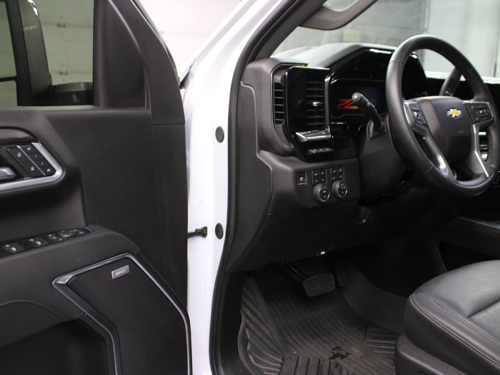 Used 2025 Chevrolet Silverado 2500 LTZ w/ LTZ Premium Package AWD/4WD image 60