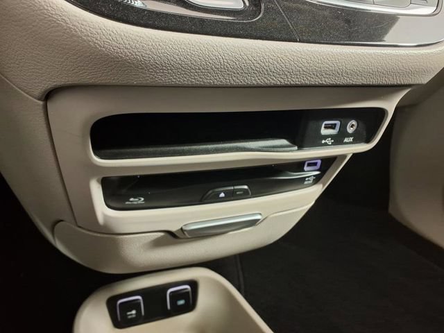 Used 2017 Chrysler Pacifica Touring-L Plus w/ Tire & Wheel Group FWD image 24