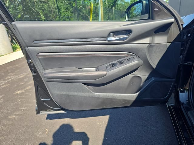 Used 2020 Nissan Altima 2.5 SR FWD image 12