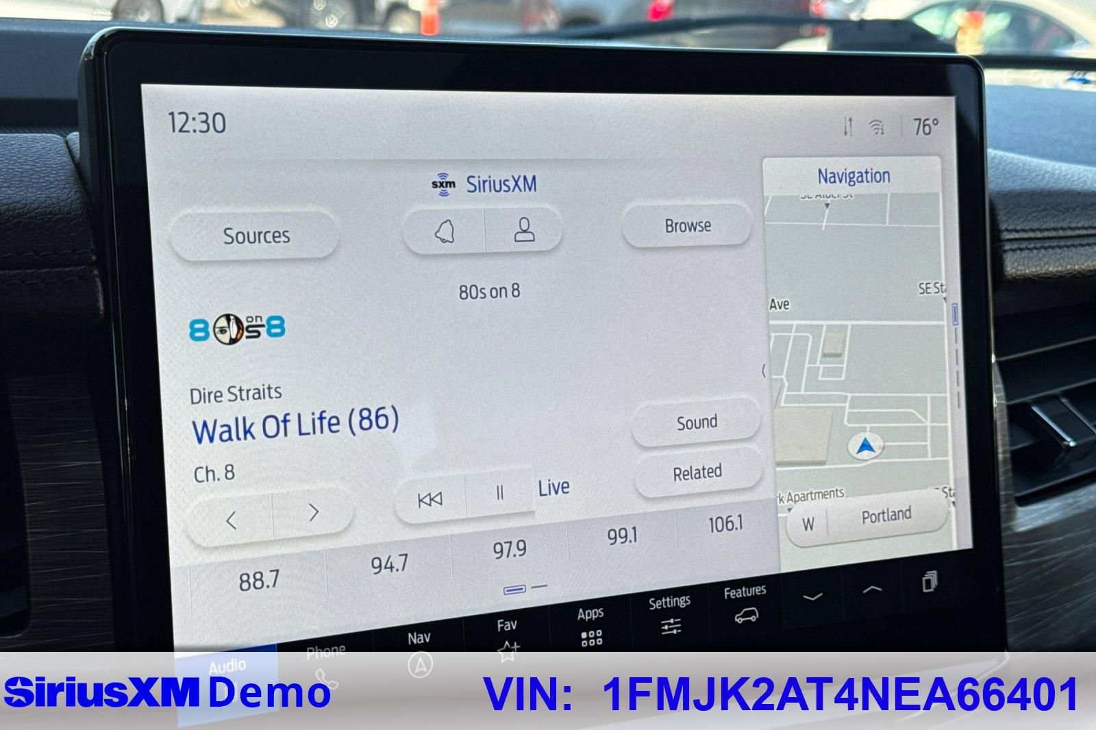 Used 2022 Ford Expedition Max Limited image 31