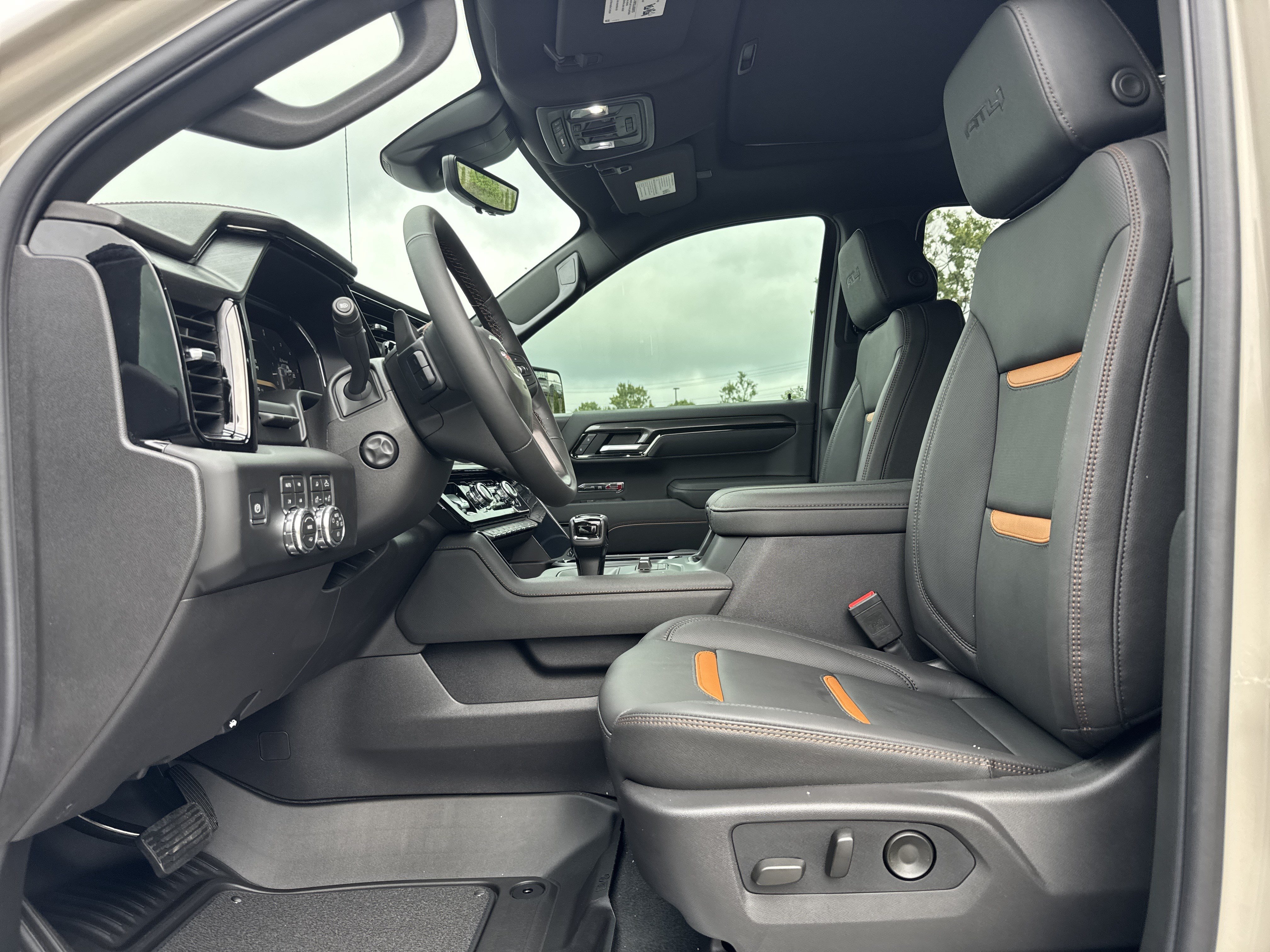 New 2026 GMC Sierra 1500 AT4 w/ AT4 Premium Package AWD/4WD image 17
