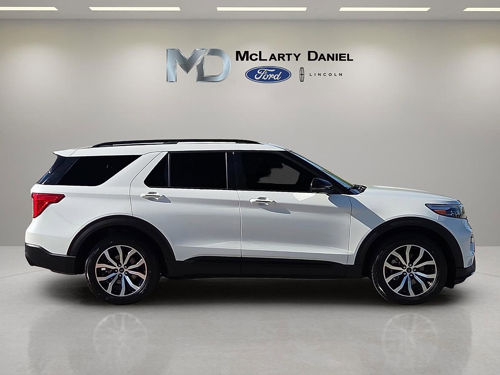 Used 2020 Ford Explorer ST w/ Premium Technology Package AWD/4WD image 6