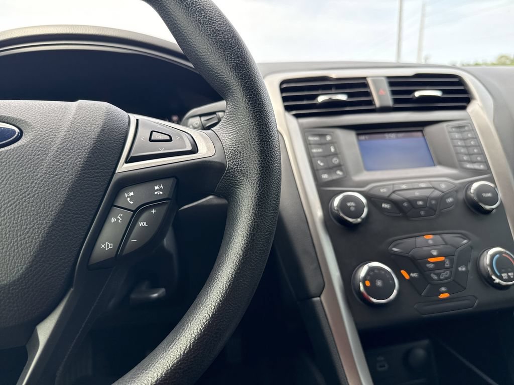 Used 2020 Ford Fusion S FWD image 17