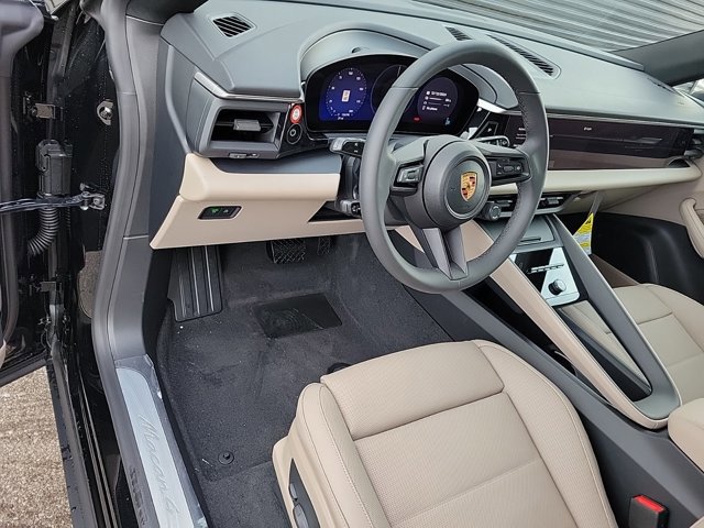 Used 2025 Porsche Macan 4 Electric image 25