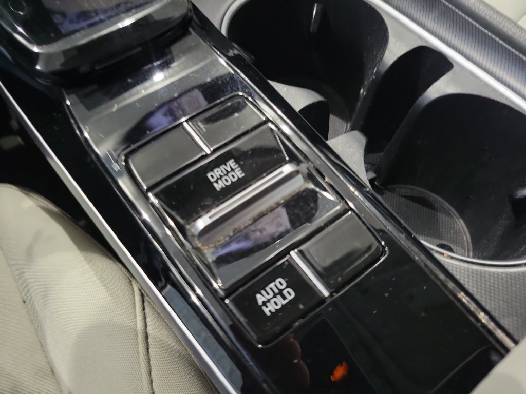 Used 2023 Hyundai Sonata SE FWD image 28
