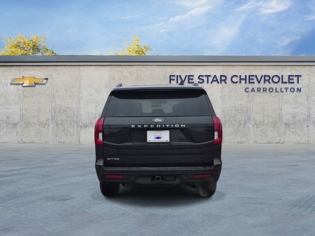 Used 2025 Ford Expedition Active AWD/4WD image 7