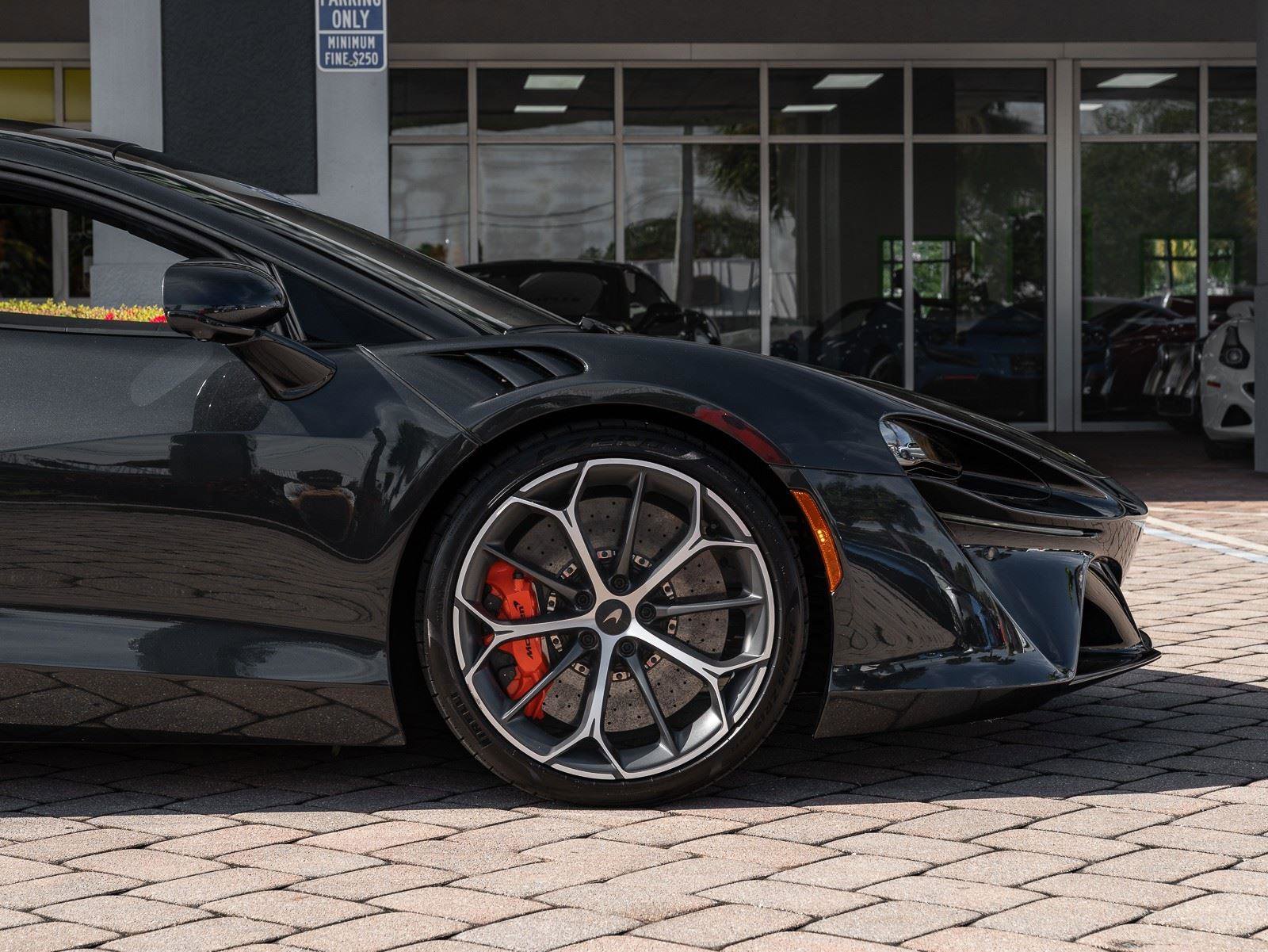 Used 2025 McLaren Artura image 37