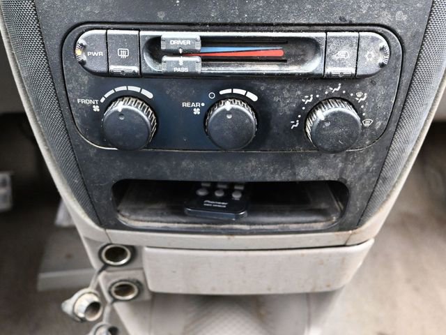 Used 2003 Dodge Grand Caravan Sport image 28