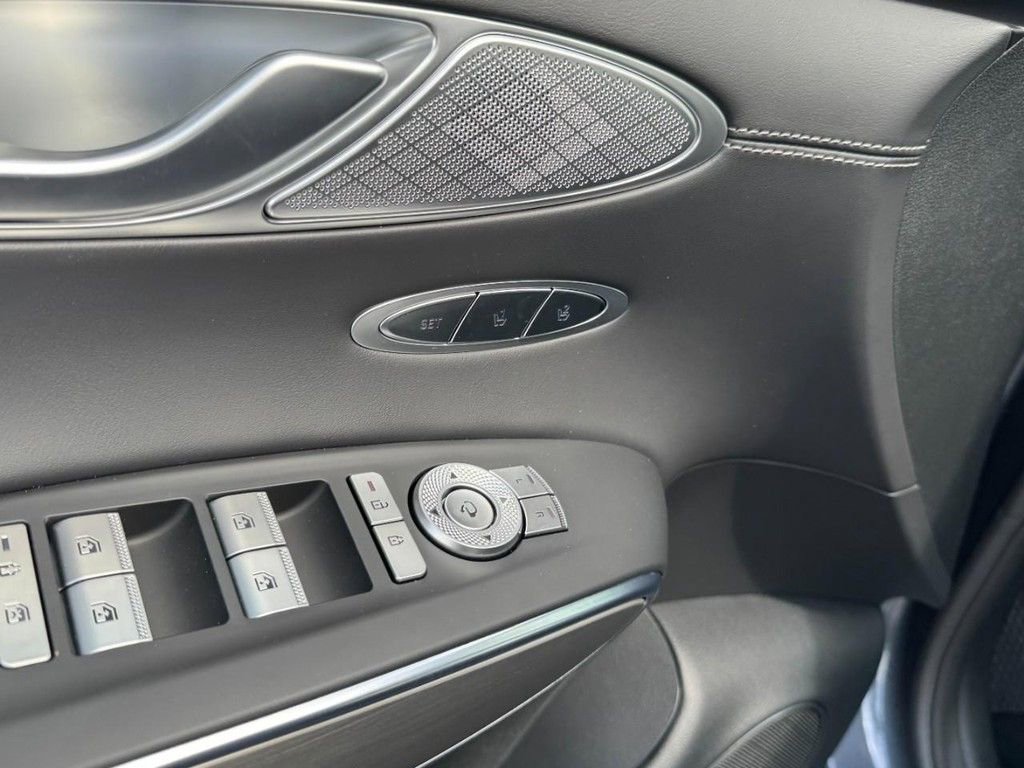 New 2026 Genesis GV70 2.5T Select AWD/4WD image 11