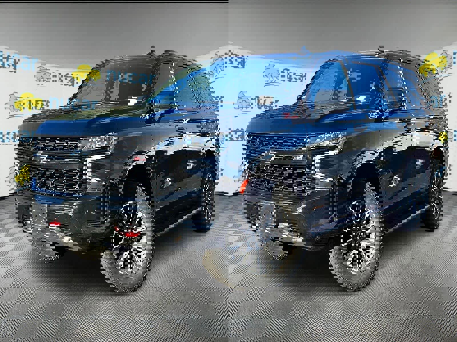 Used 2024 Chevrolet Tahoe Z71 w/ Luxury Package image 3