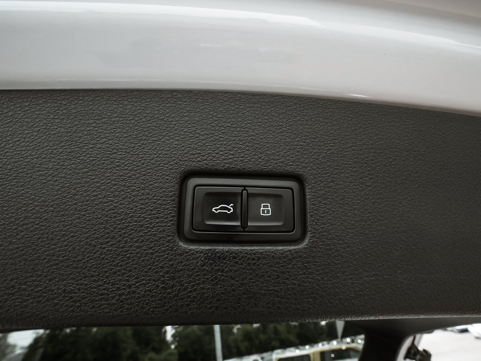 Used 2023 Audi Q8 Premium w/ Convenience Package AWD/4WD image 50