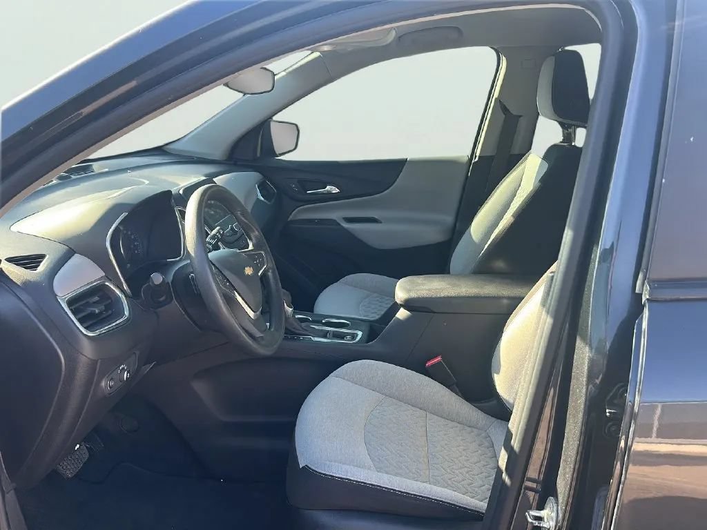 Used 2022 Chevrolet Equinox LS FWD image 9