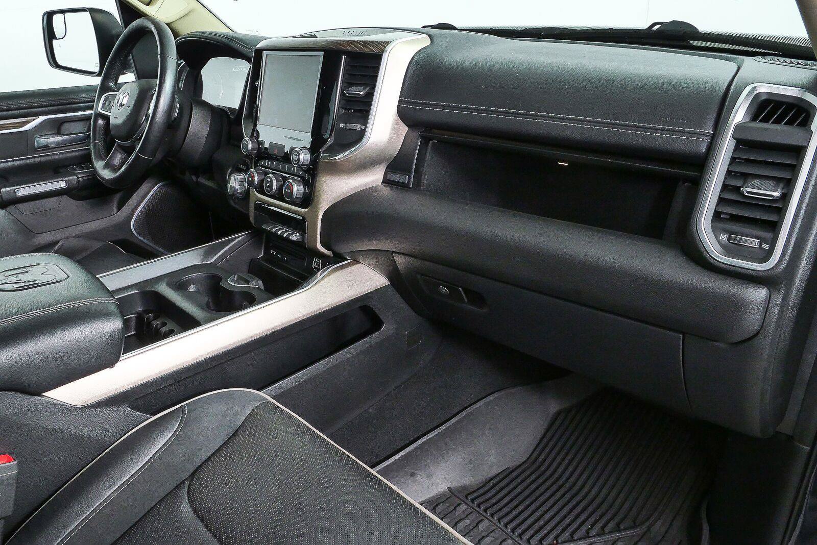 Used 2019 RAM 1500 Laramie RWD image 22