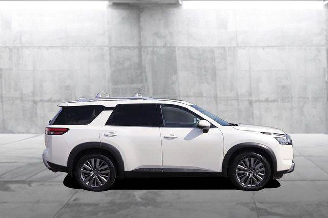 Used 2024 Nissan Pathfinder SL w/ SL Premium Package image 5