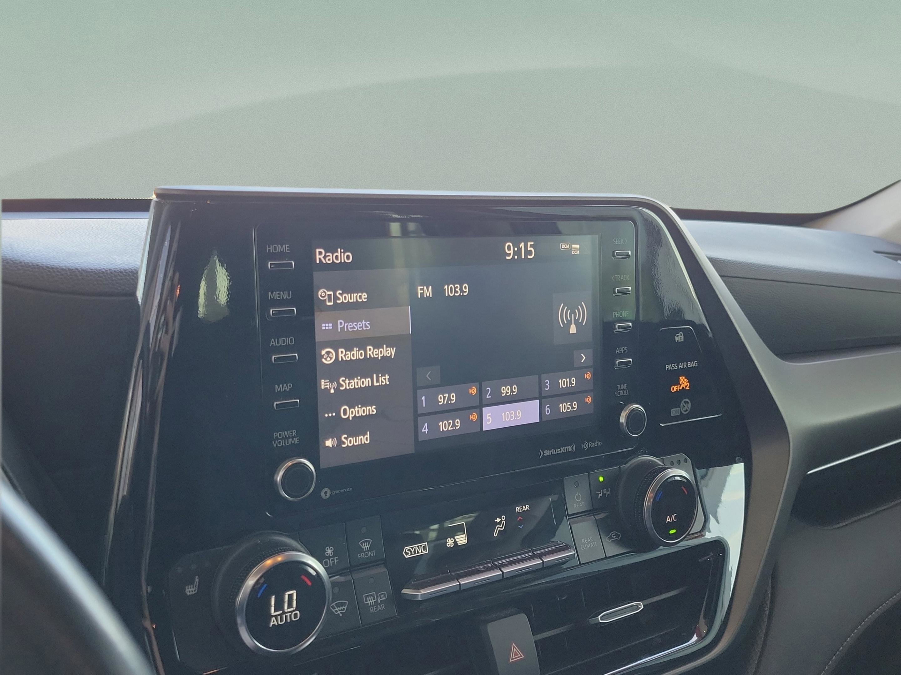 Used 2022 Toyota Highlander XLE image 21