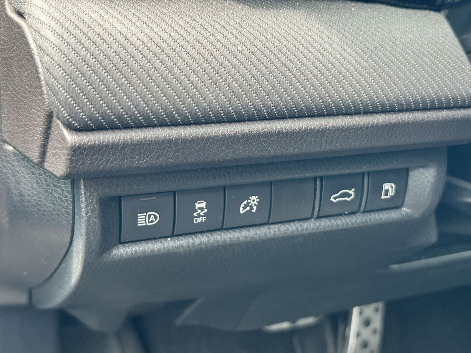 Used 2025 Toyota Camry SE FWD image 25