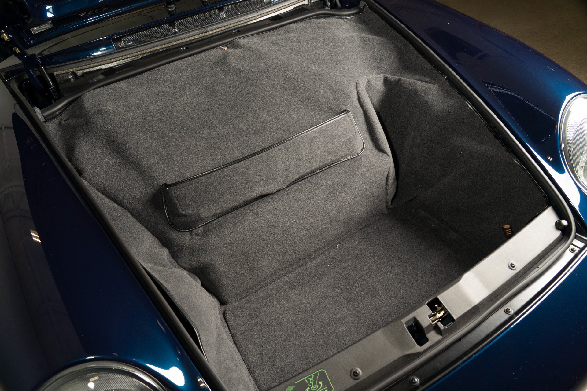 Used 1998 Porsche 911 image 38