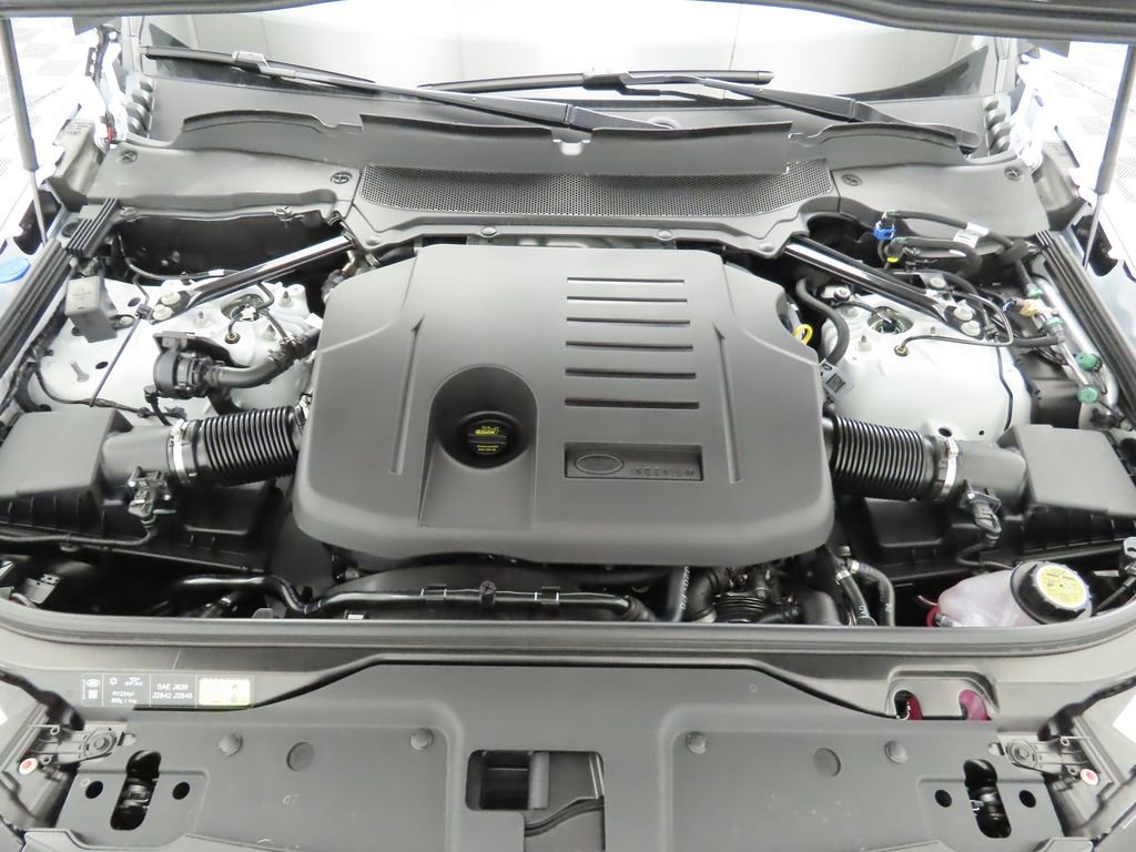 Used 2024 Land Rover Discovery Dynamic SE image 29