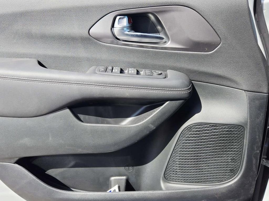 New 2026 Chrysler Voyager LX image 29