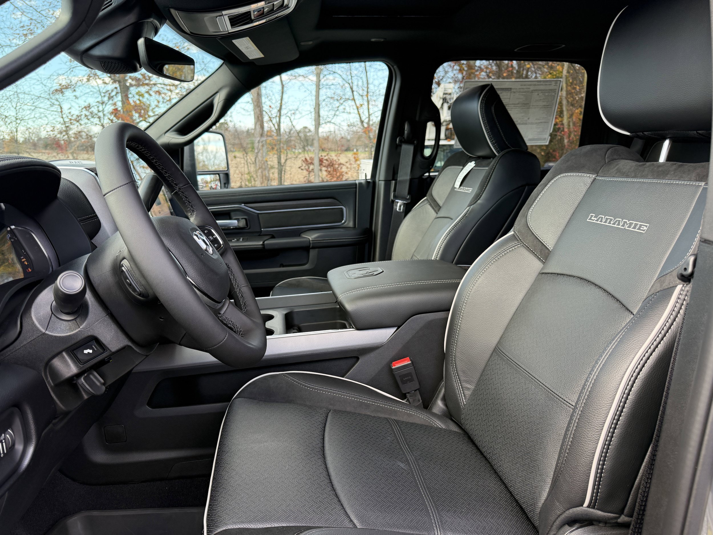 New 2026 RAM 2500 Laramie AWD/4WD image 15