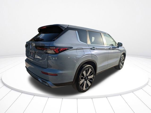 New 2026 Mitsubishi Outlander SE image 4