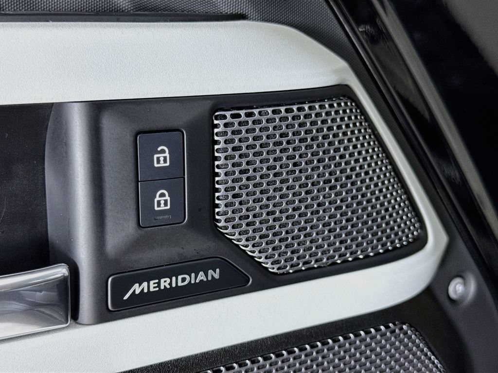 Used 2023 Land Rover Defender 90 S AWD/4WD image 23