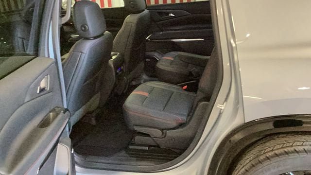 Used 2024 Chevrolet Traverse RS w/ LPO, Floor Liner Package AWD/4WD image 8