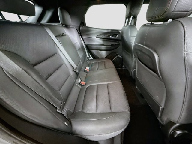 Used 2023 Chevrolet TrailBlazer RS w/ Sun and Liftgate Package FWD image 26