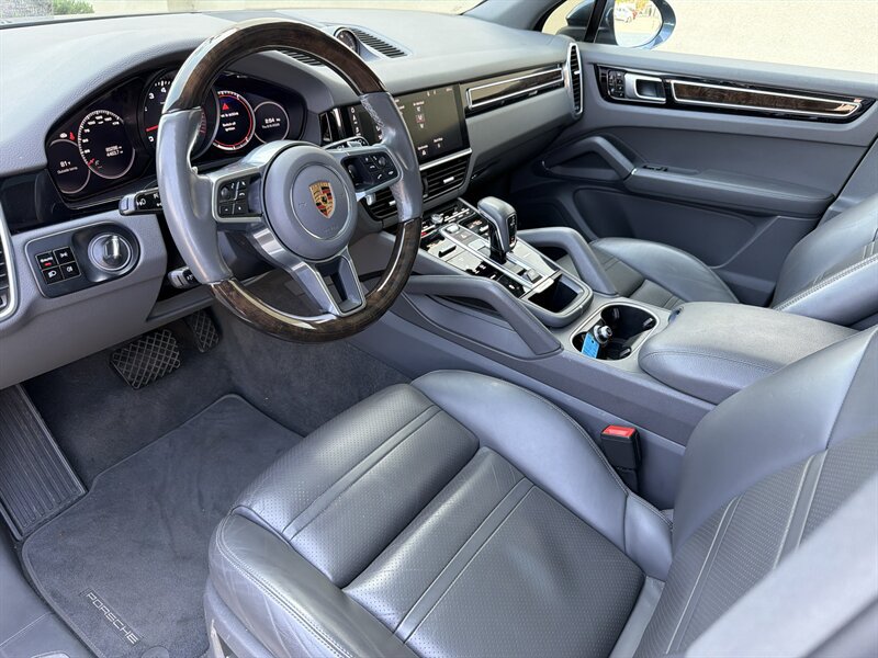 Used 2019 Porsche Cayenne AWD/4WD image 12