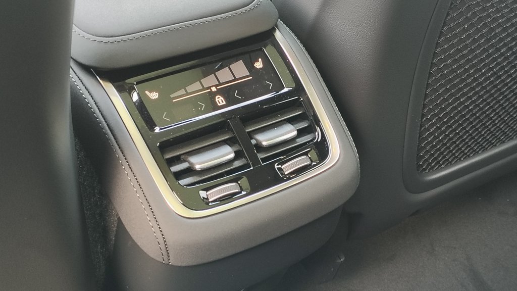 New 2026 Volvo XC90 B6 Plus AWD/4WD image 30