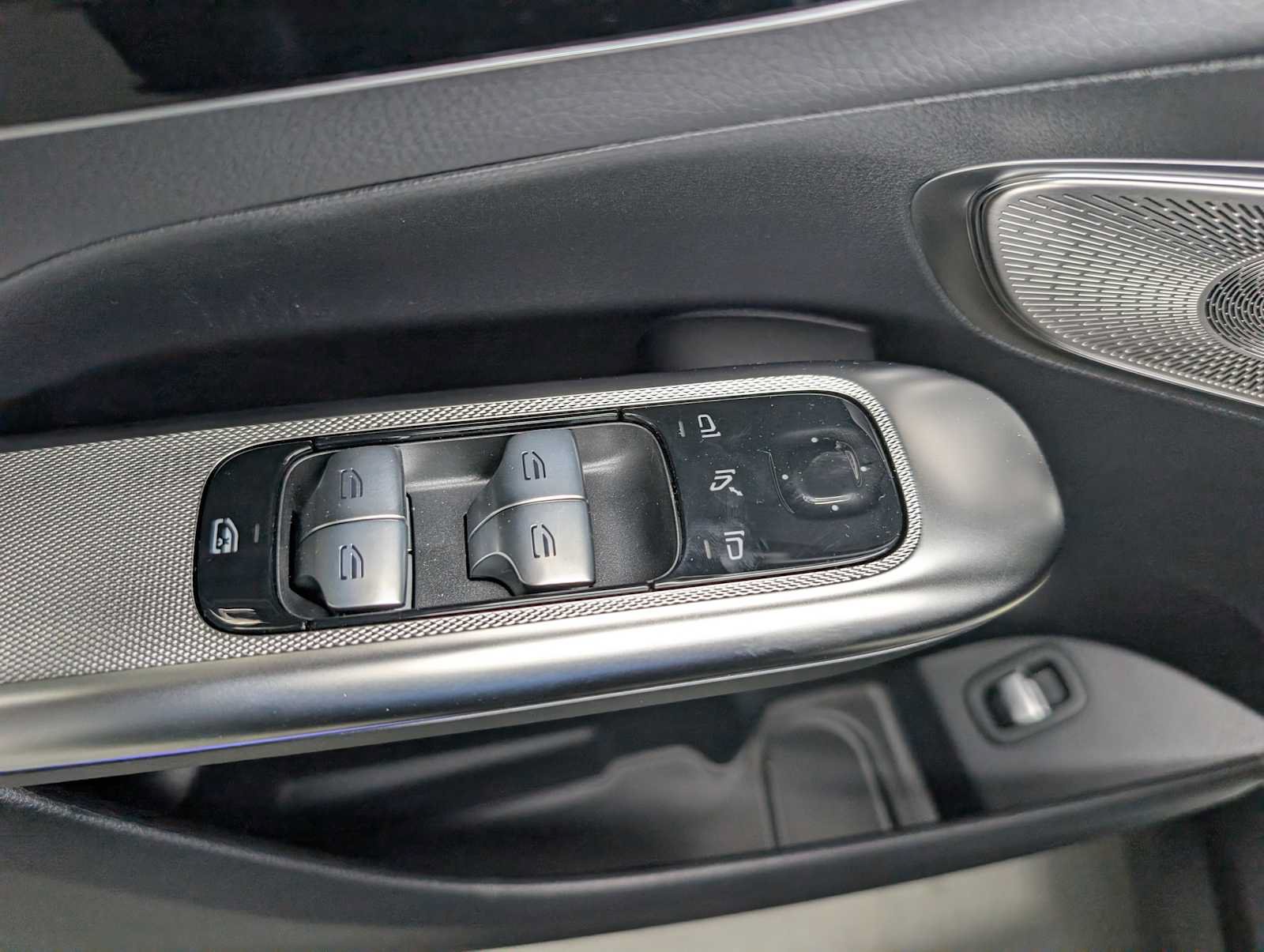 New 2027 Mercedes-Benz GLC 300 4MATIC image 30