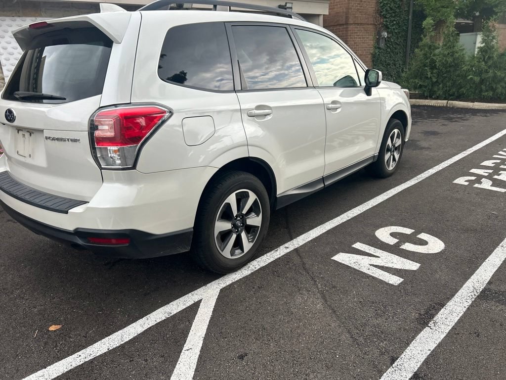 Used 2018 Subaru Forester 2.5i Premium AWD/4WD image 7