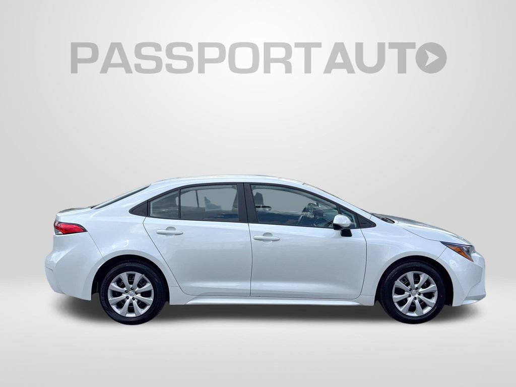 Used 2025 Toyota Corolla LE FWD image 9