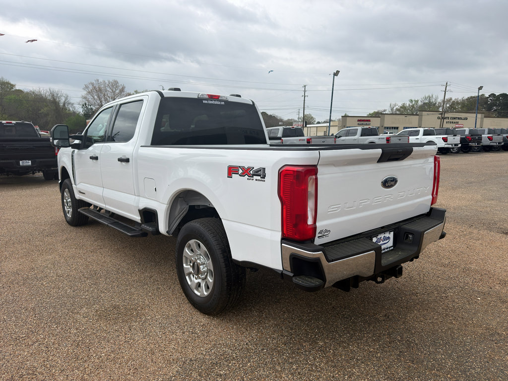 Used 2024 Ford F250 XLT w/ FX4 Off-Road Package image 3