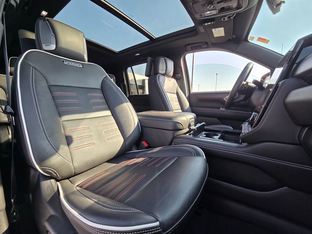 Used 2025 GMC Yukon XL AT4 Ultimate image 30