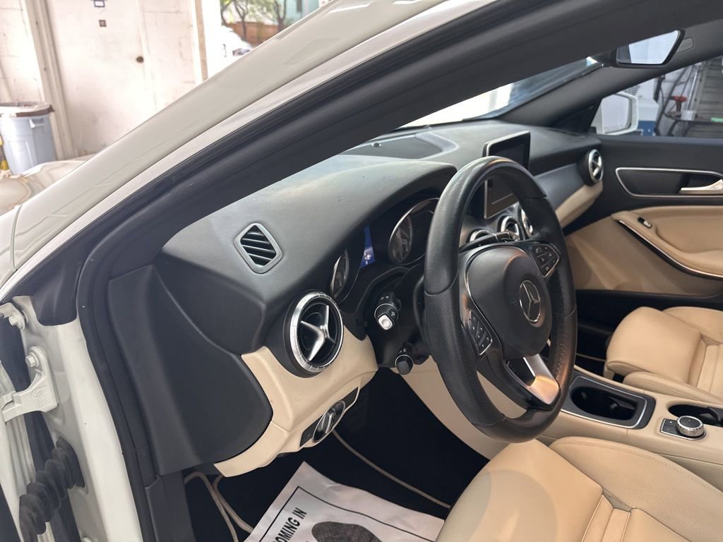 Used 2016 Mercedes-Benz CLA 250 image 23
