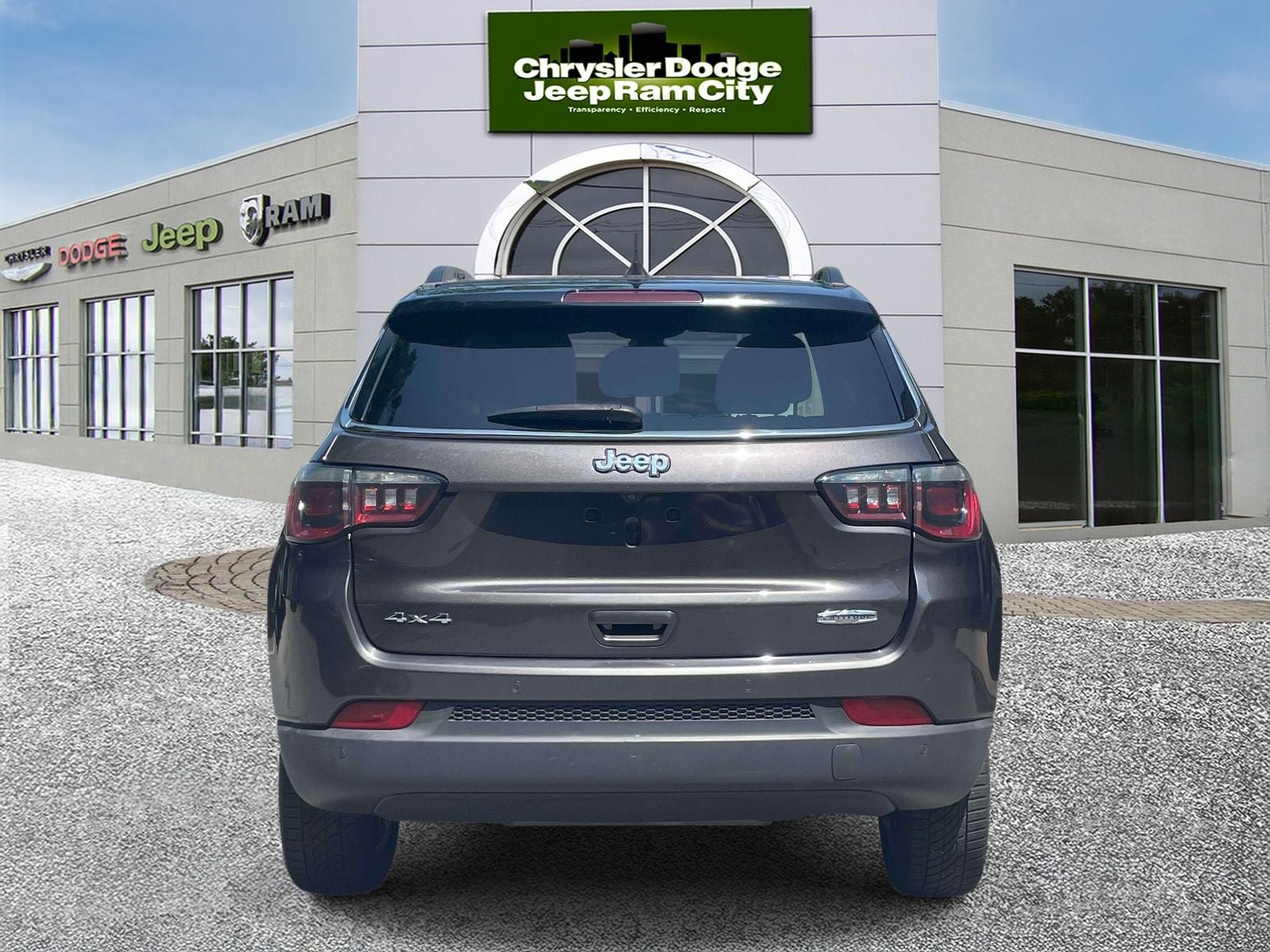 Used 2018 Jeep Compass Latitude w/ Popular Equipment Group AWD/4WD image 7