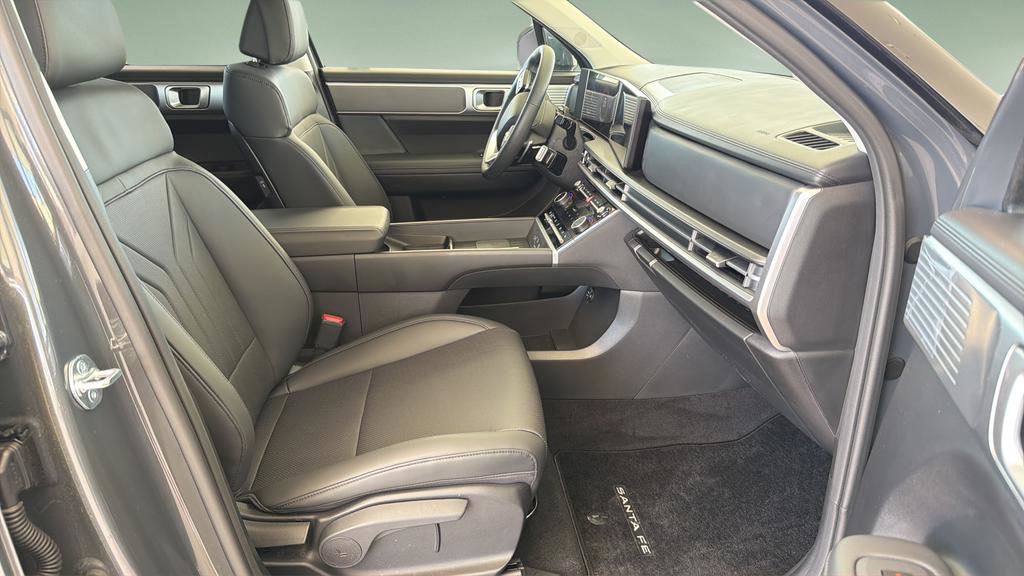 Used 2026 Hyundai Santa Fe SEL AWD/4WD image 11