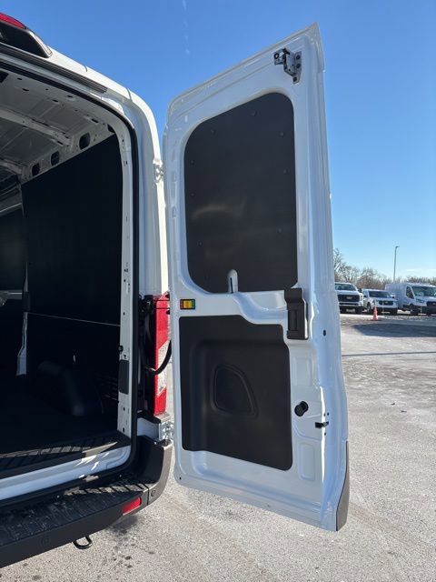 New 2026 Ford Transit 250 148 Medium Roof w/ Load Area Protection Package RWD image 12
