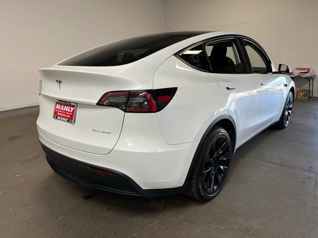 Used 2024 Tesla Model Y Long Range AWD/4WD image 3