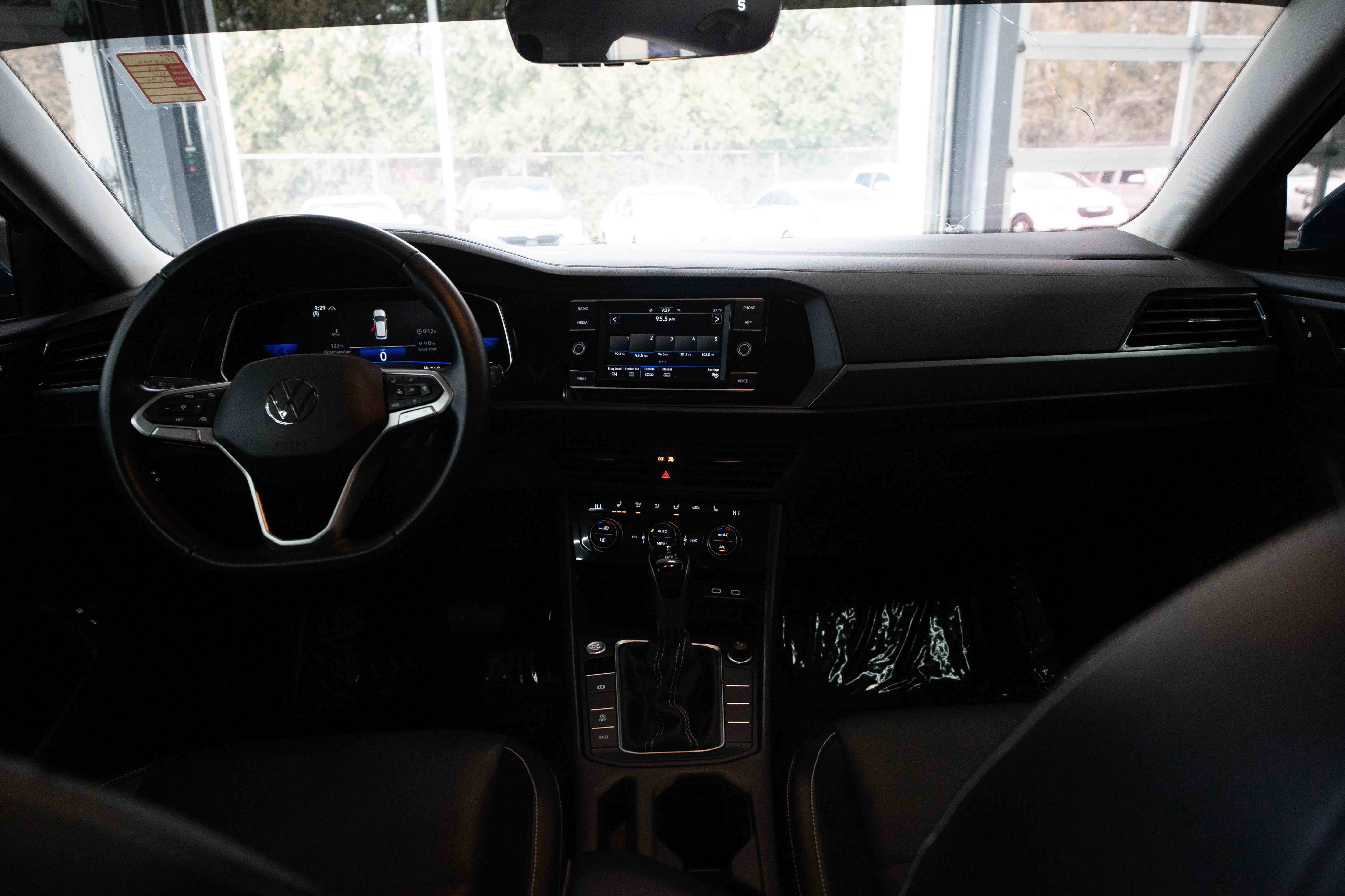 Used 2022 Volkswagen Jetta SE image 20