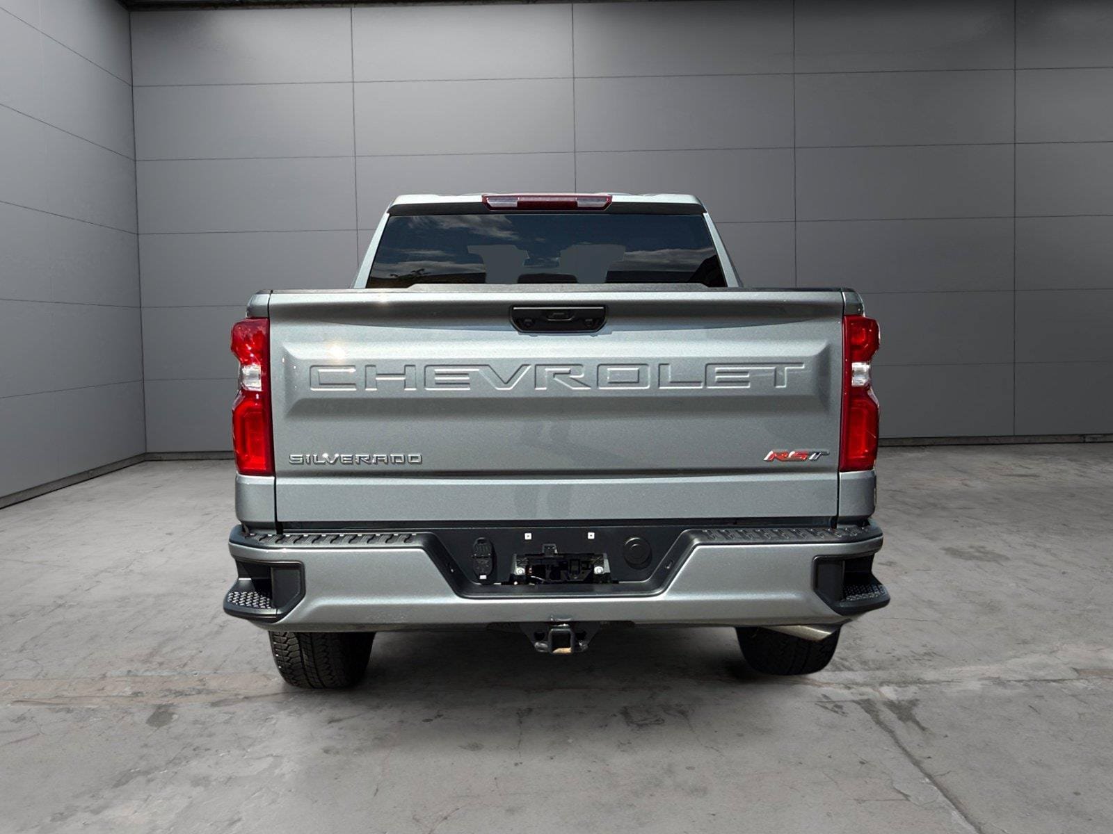 Used 2026 Chevrolet Silverado 1500 RST w/ RST Select Package AWD/4WD image 4