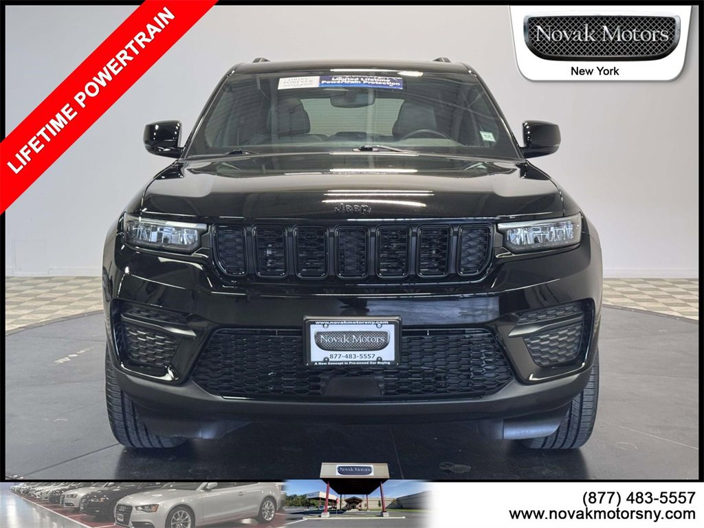 Used 2022 Jeep Grand Cherokee Altitude image 2