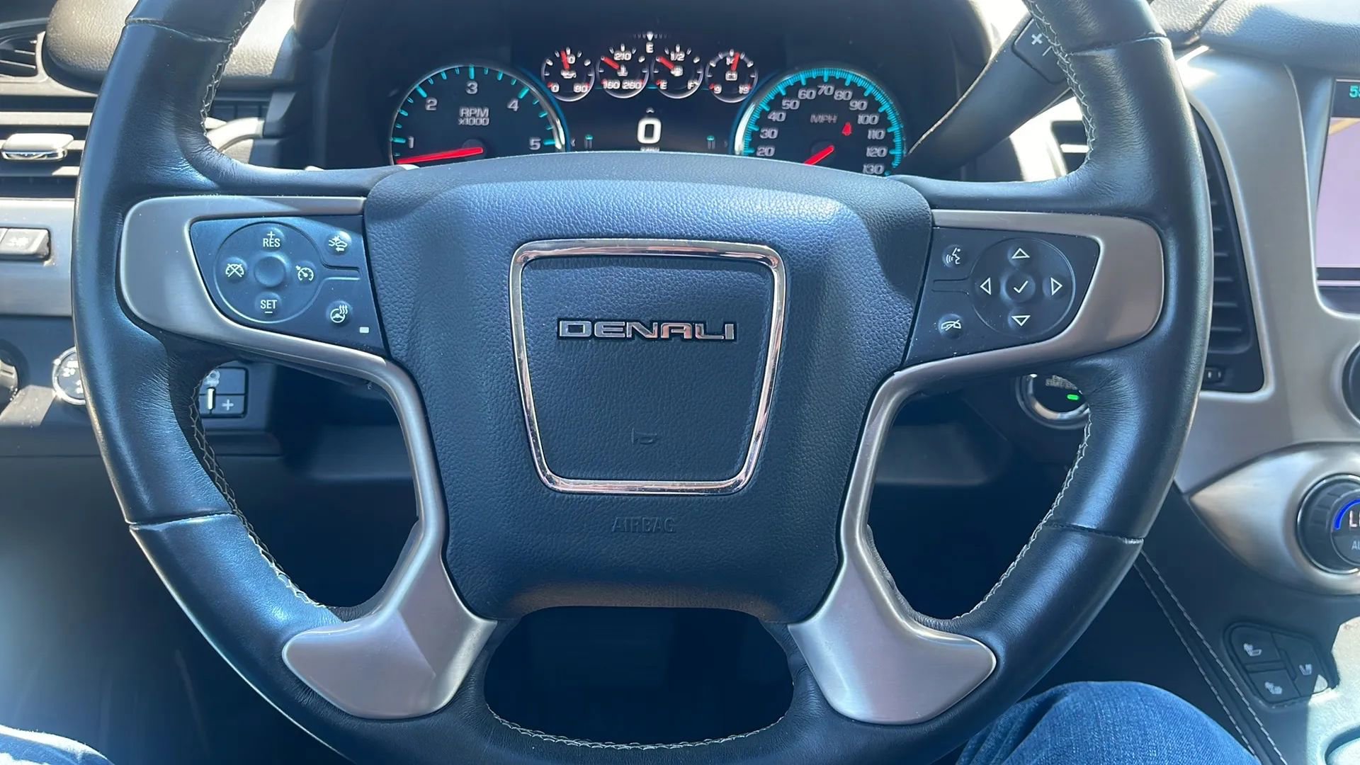 Used 2017 GMC Yukon Denali w/ Open Road Package image 13