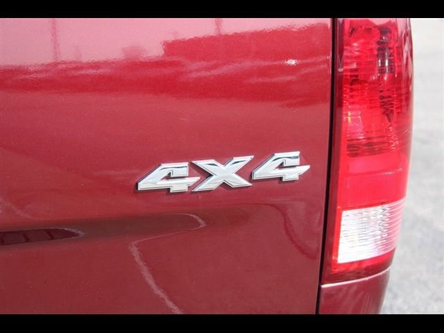 Used 2020 RAM 1500 Classic SLT AWD/4WD image 9