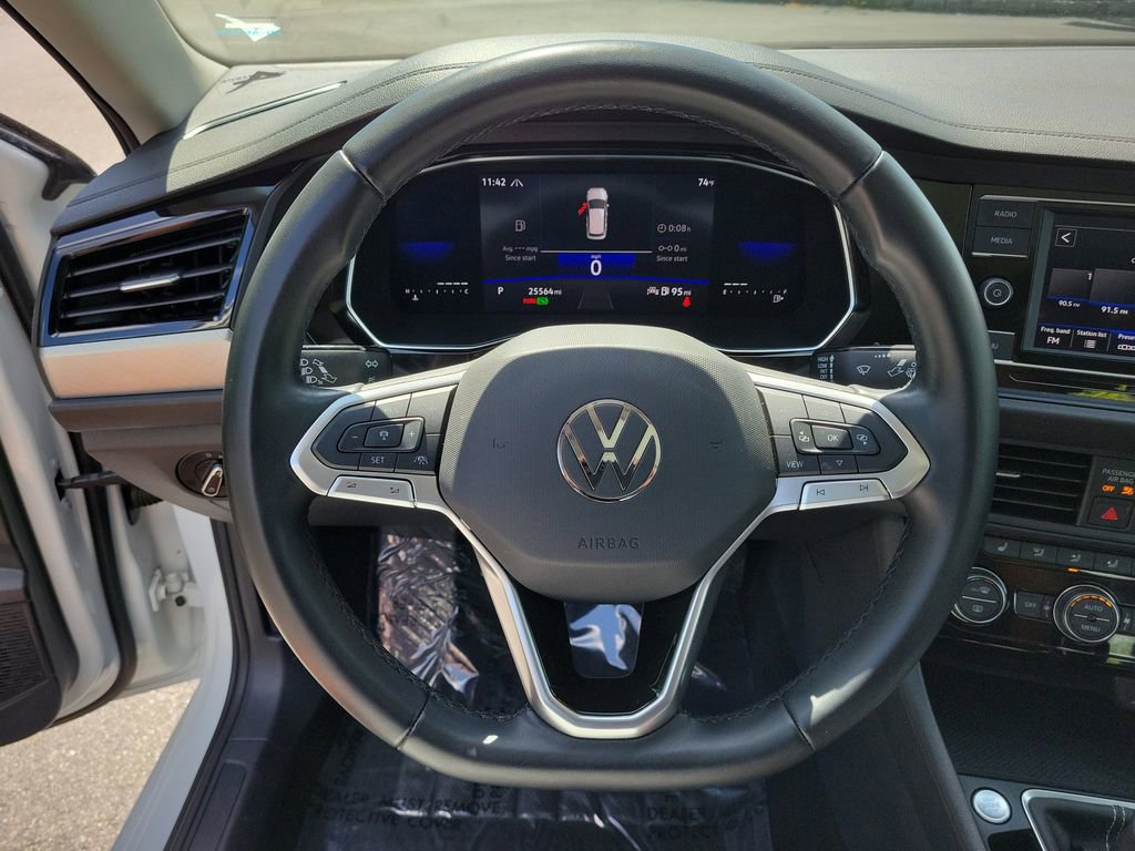 Used 2023 Volkswagen Jetta SE w/ Panoramic Sunroof Package image 26