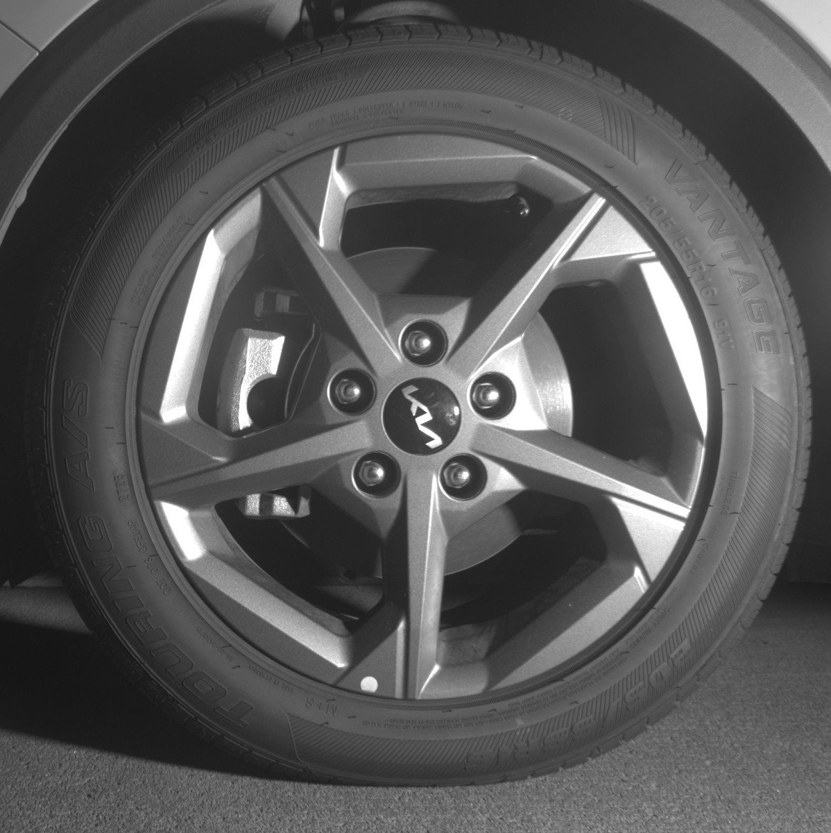 Used 2025 Kia K4 LXS image 12