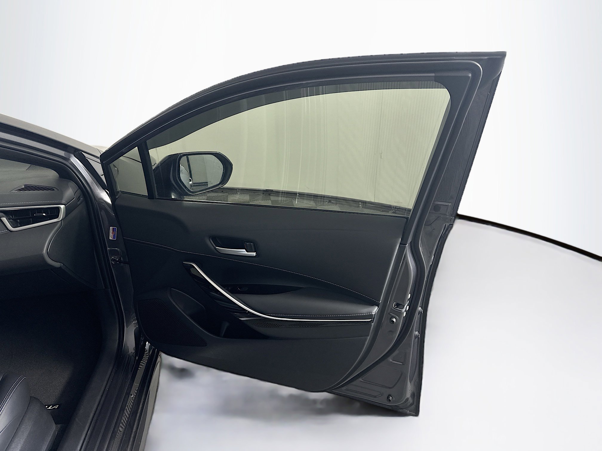 Used 2025 Toyota Corolla XSE image 32