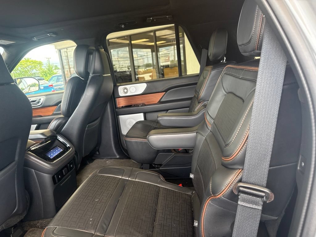 Used 2023 Lincoln Navigator Black Label AWD/4WD image 11