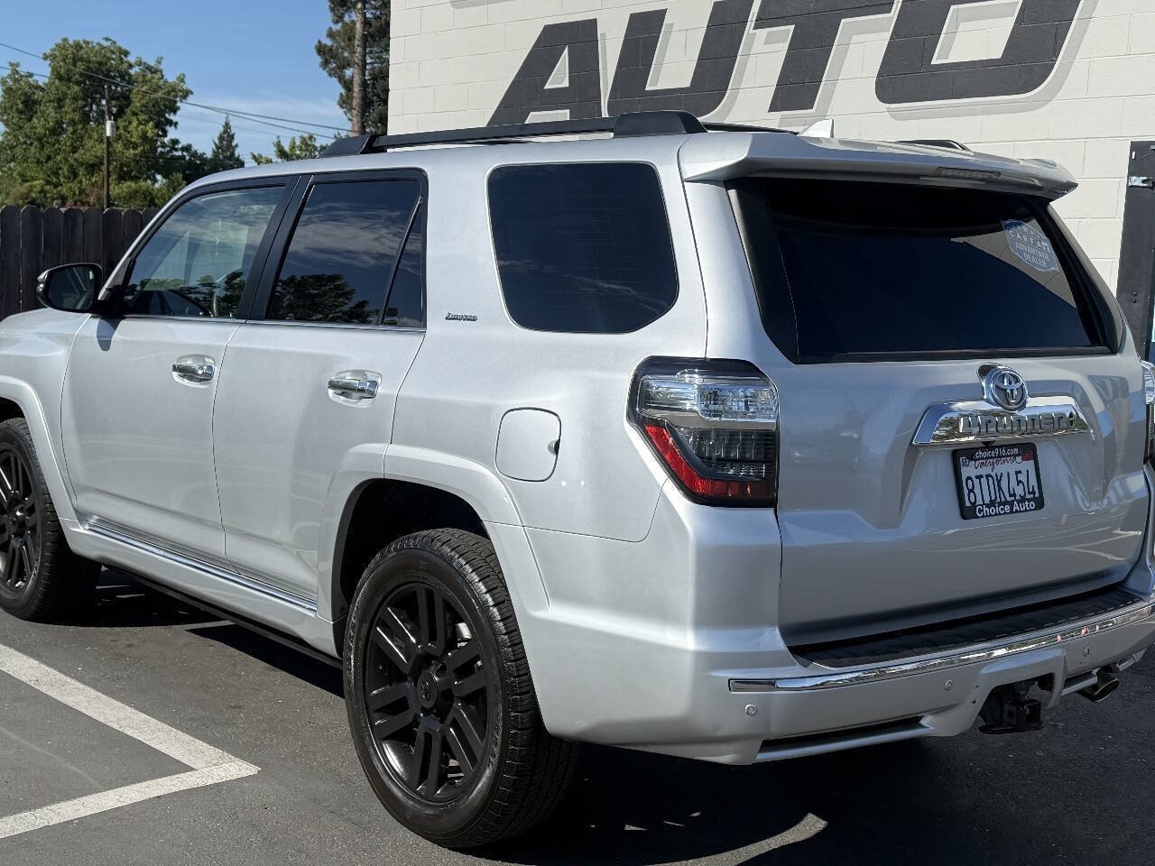 Used 2017 Toyota 4Runner Limited w/ Convenience Package AWD/4WD image 4